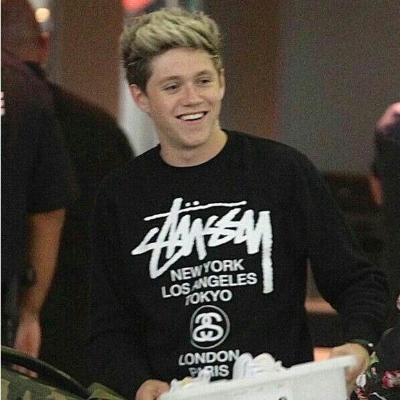 STUSSY Vintage 00’s World Tour Sweater - Picture 3 of 3